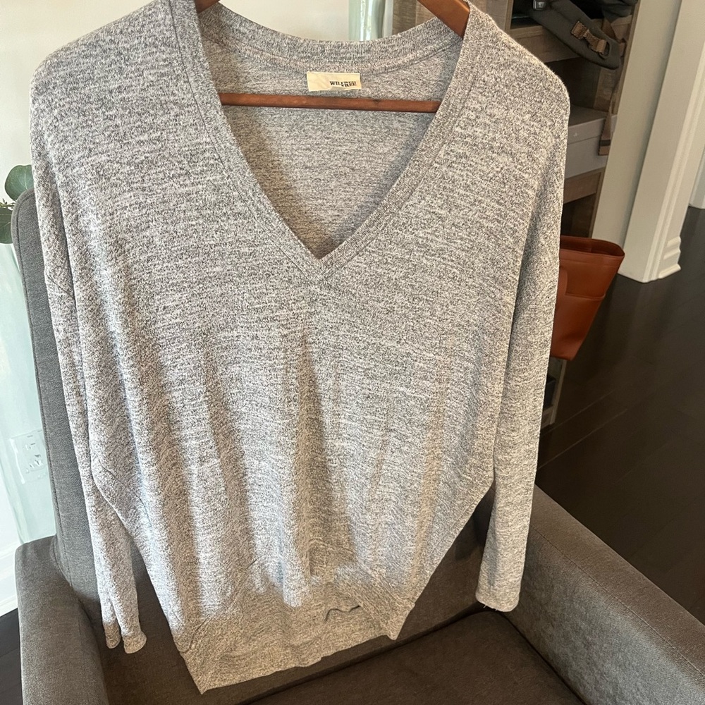 Wilfred Free Heather Gray Knit Top